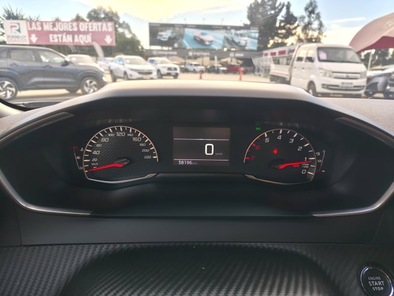 Peugeot 2008 Active 130 1.2 2025 - Imagen 17 de 20
