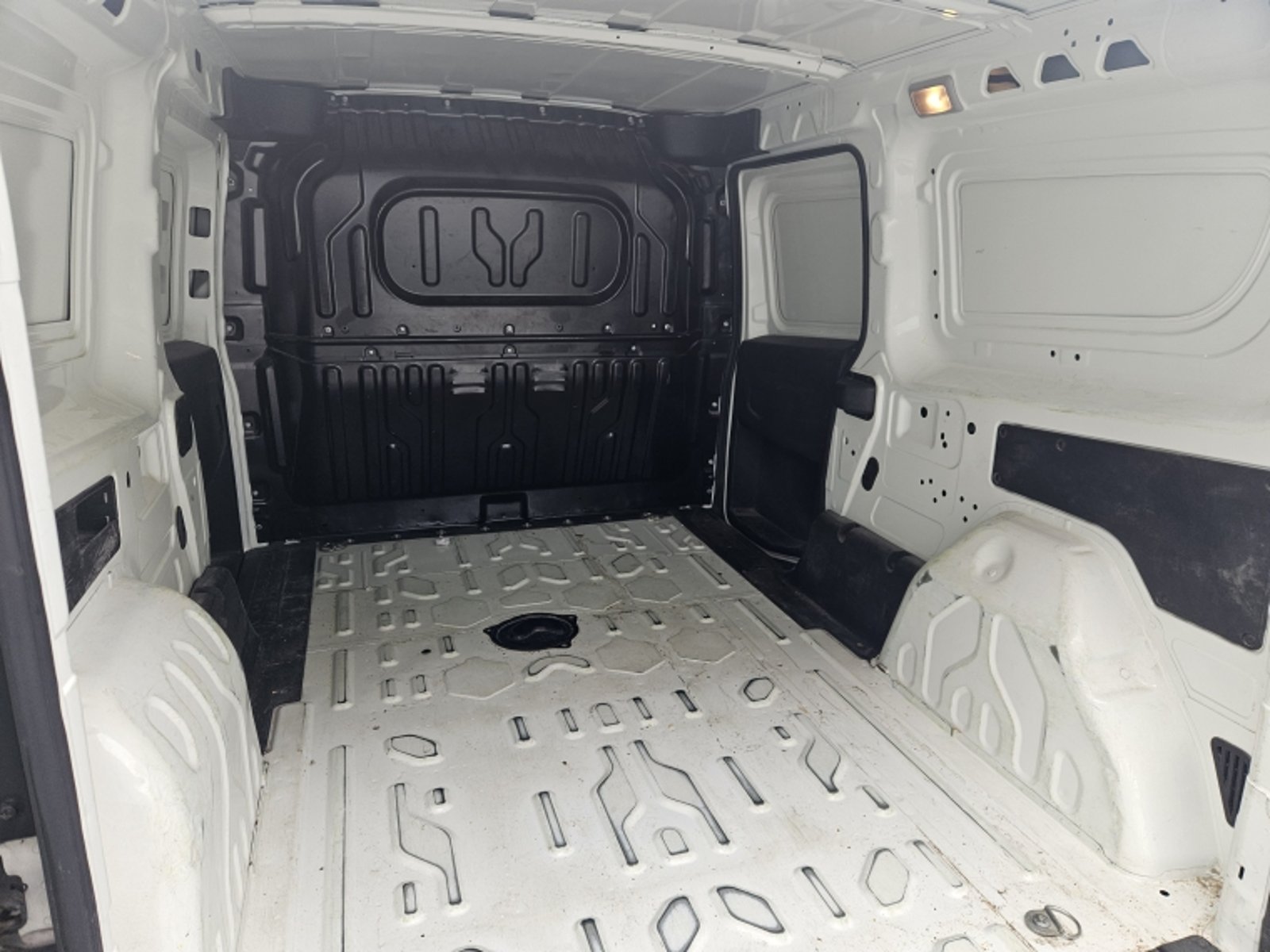 RAM V1000 Van 1000 Cargo Large 1.3 2023 - Imagen 10 de 20