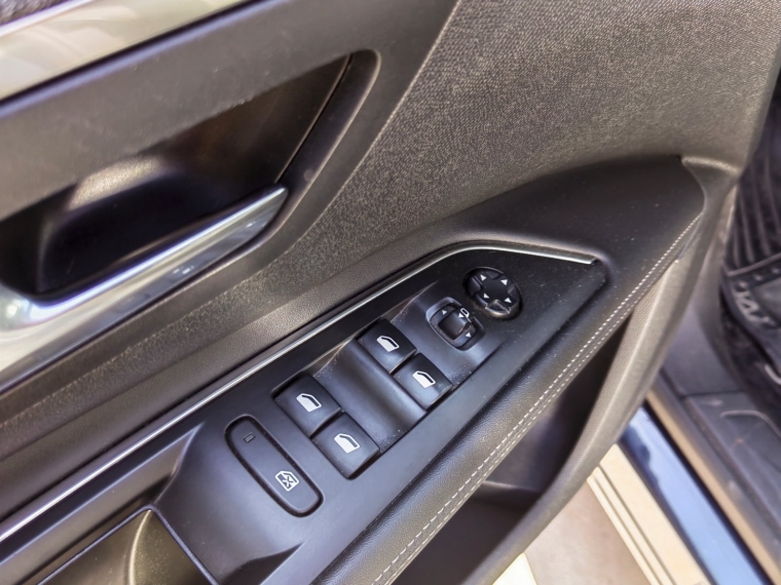 Peugeot 5008 Allure Bluehdi 1.5 Aut 2019 - Imagen 13 de 19