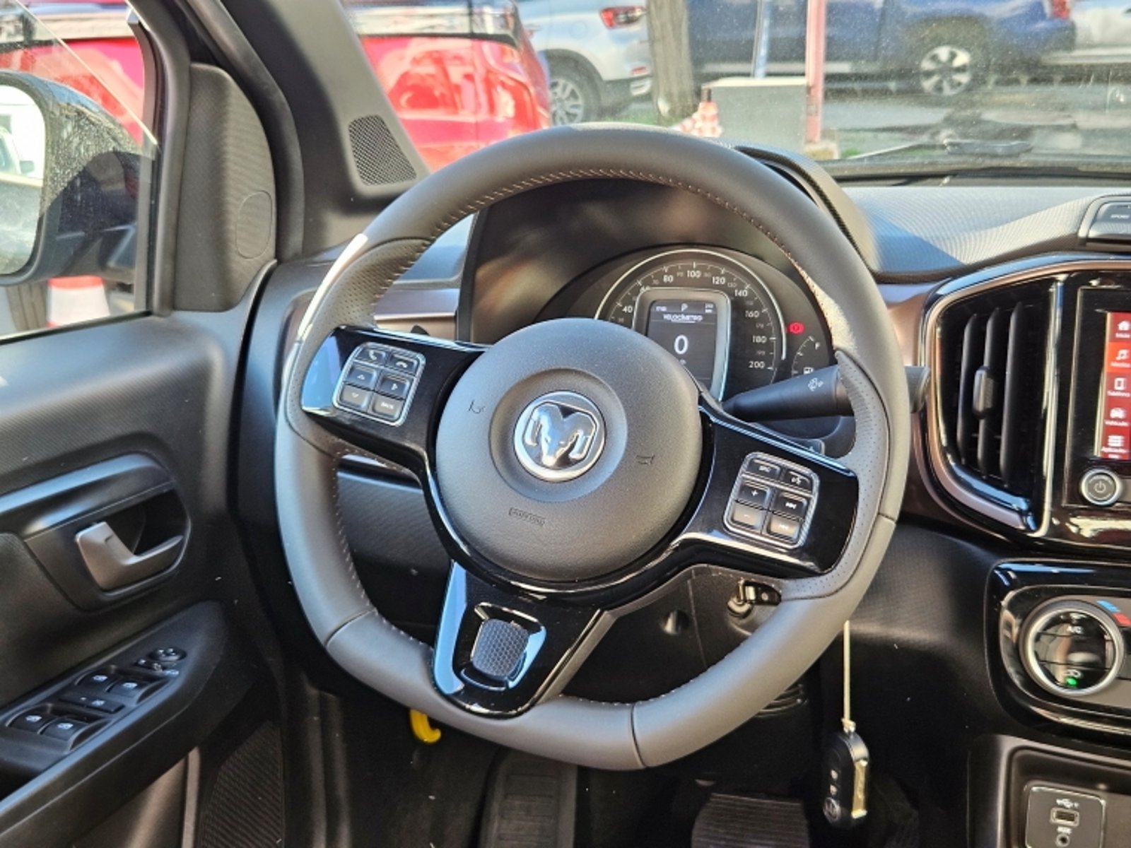 RAM 700 Longhorn 1.3 Aut 2023 - Imagen 11 de 20