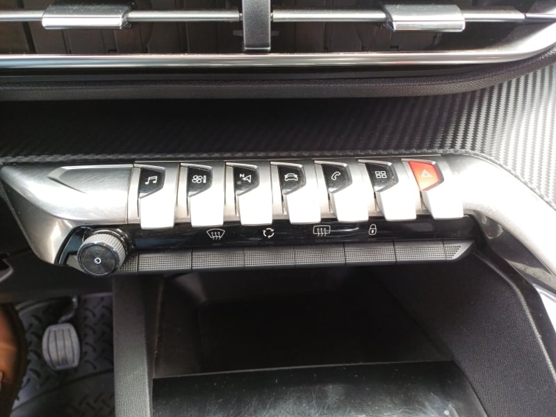 Peugeot 3008 Puretech 1.2l 2022 - Imagen 15 de 20