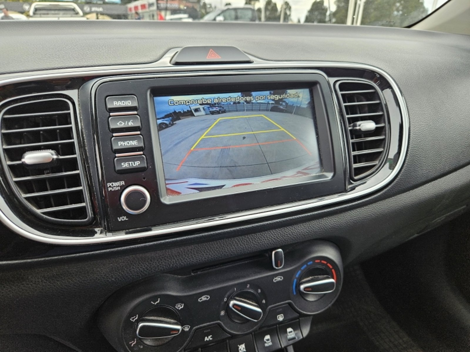 Kia Soluto Lx 1.4l 5mt G Ll Euro 6b 2024 - Imagen 16 de 19