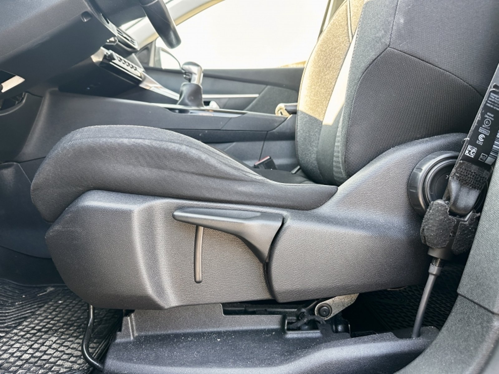 PEUGEOT 3008 Active Bluehdi 1.6 2018 - Imagen 16 de 20