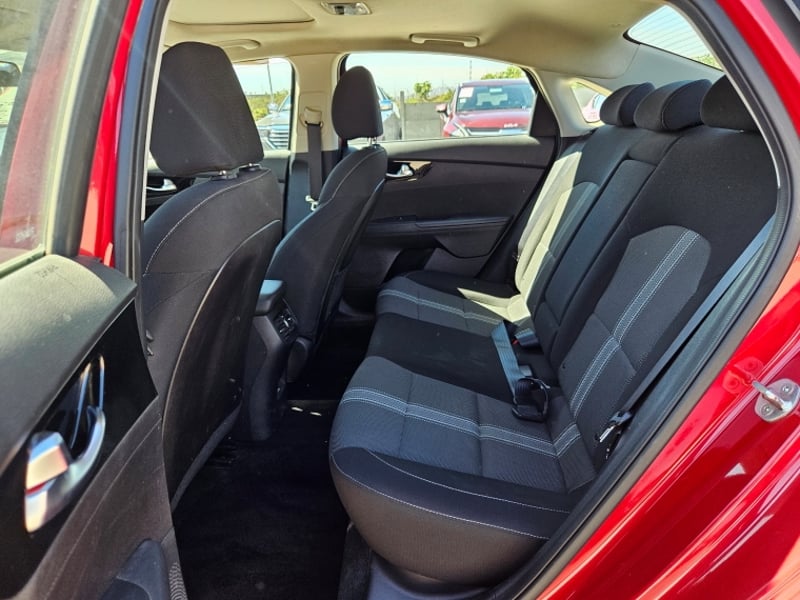 Kia Cerato Mpi 1.6 Aut 2022 - Imagen 8 de 20