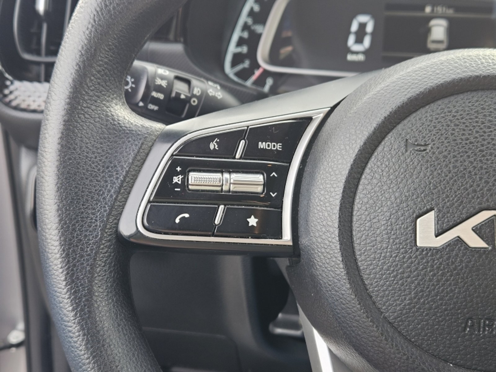 KIA Sonet Ex 1.5l 6mt 2023 - Imagen 17 de 20