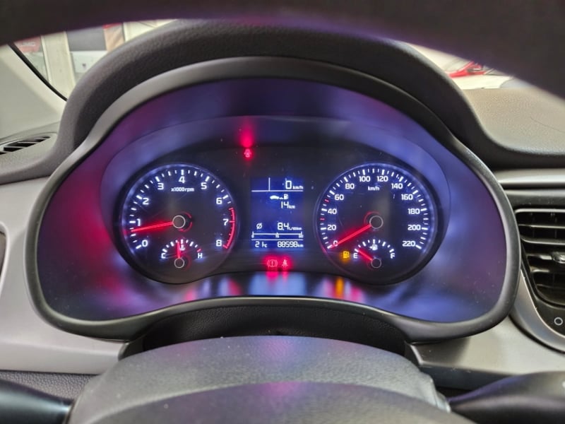 Kia Rio 4 6mt 1.4 2022 - Imagen 16 de 19