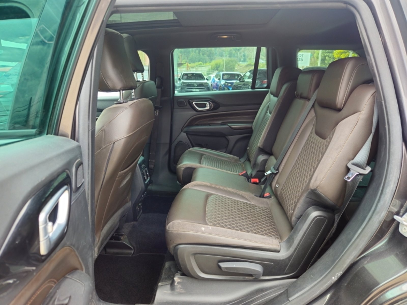 JEEP Commander Overland 4x4 2.0 Aut 2022 - Imagen 8 de 20
