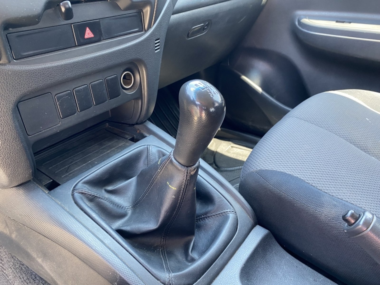 MITSUBISHI L200 D/c 2.4 Katana Cr 4x2 2021 - Imagen 11 de 20