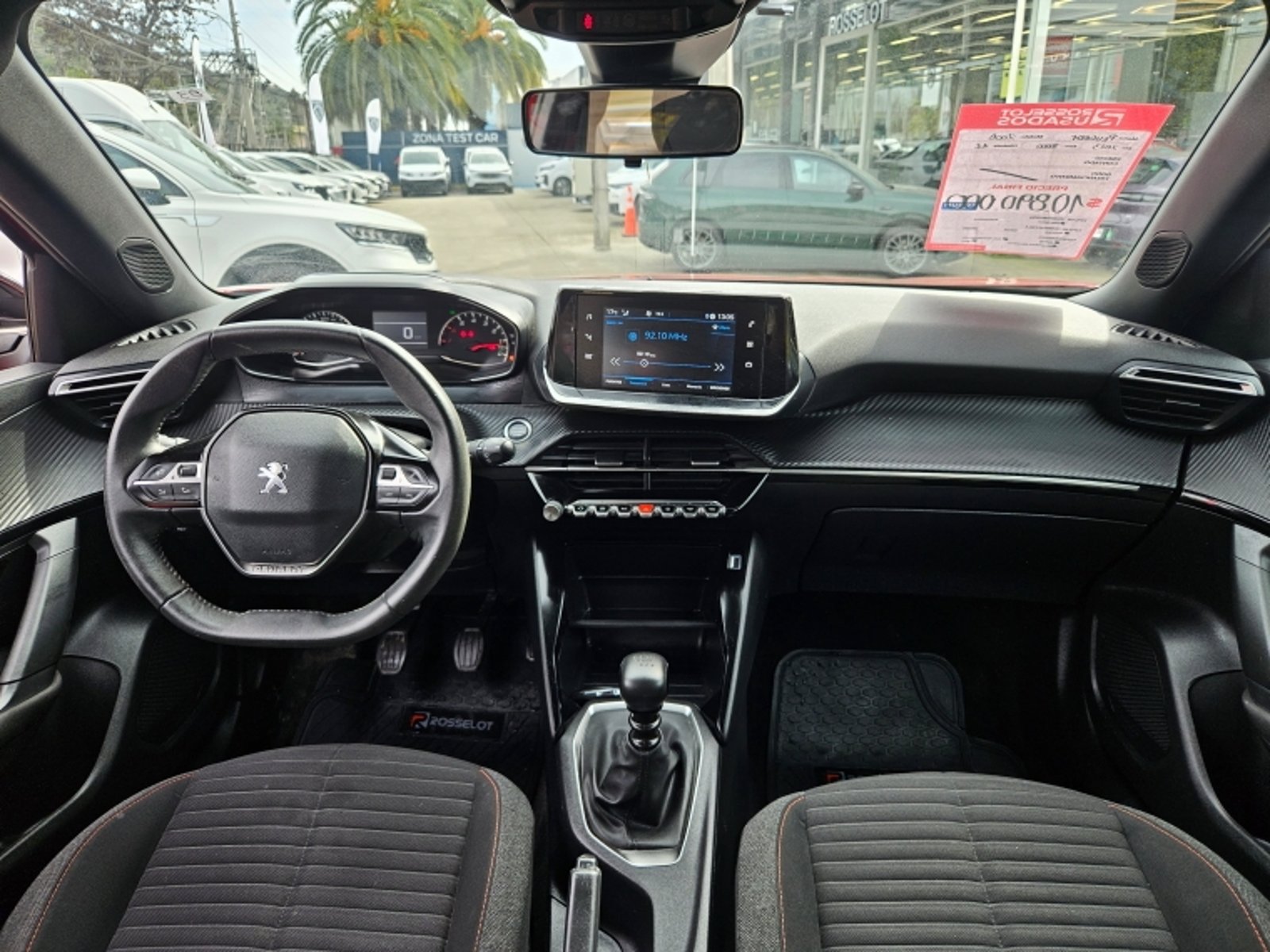 Peugeot 2008 Puretech 130 4x2 1.2 2023 - Imagen 9 de 20
