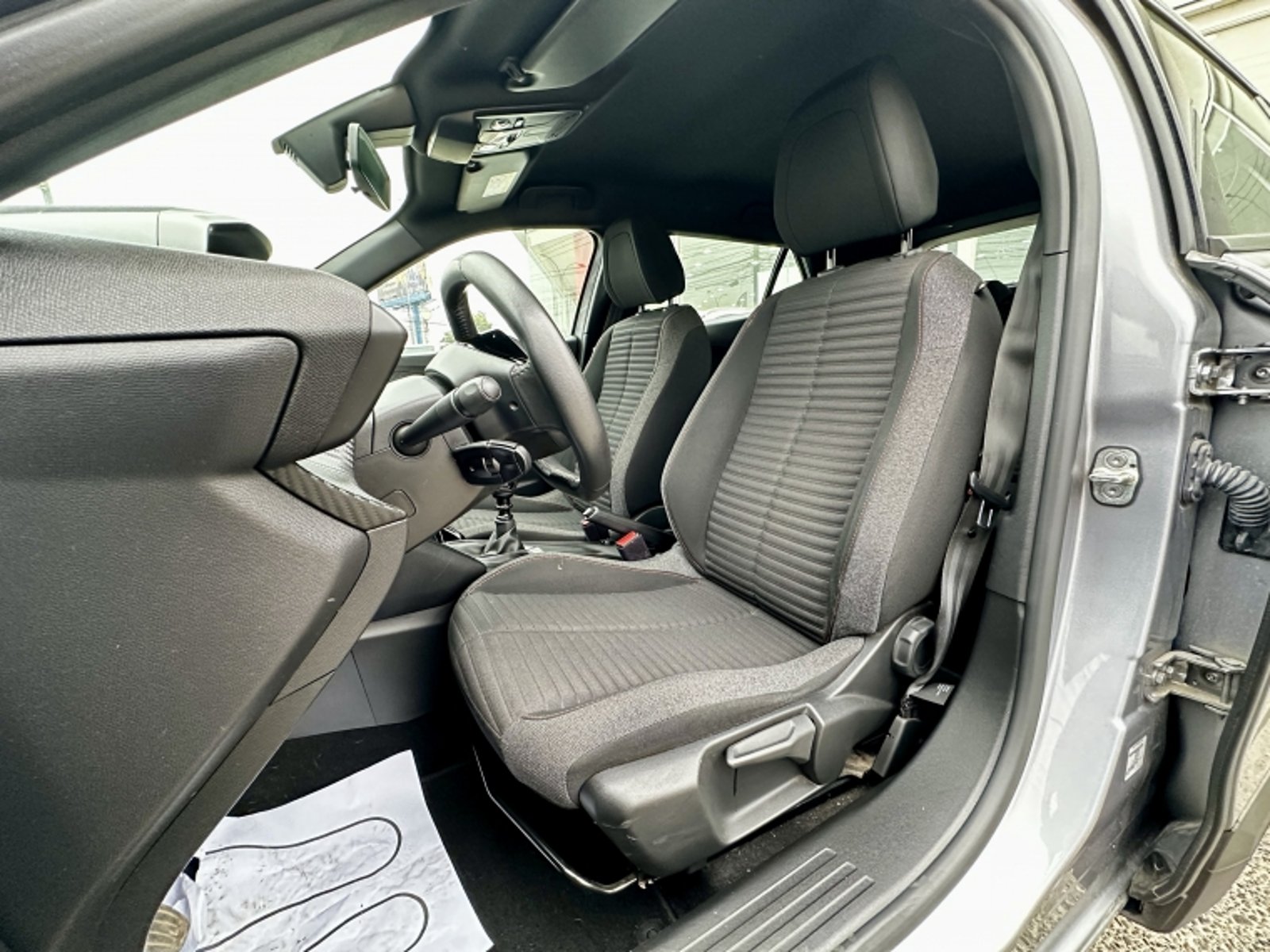 PEUGEOT 2008 Puretech 130 4x2 1.2 2023 - Imagen 9 de 20