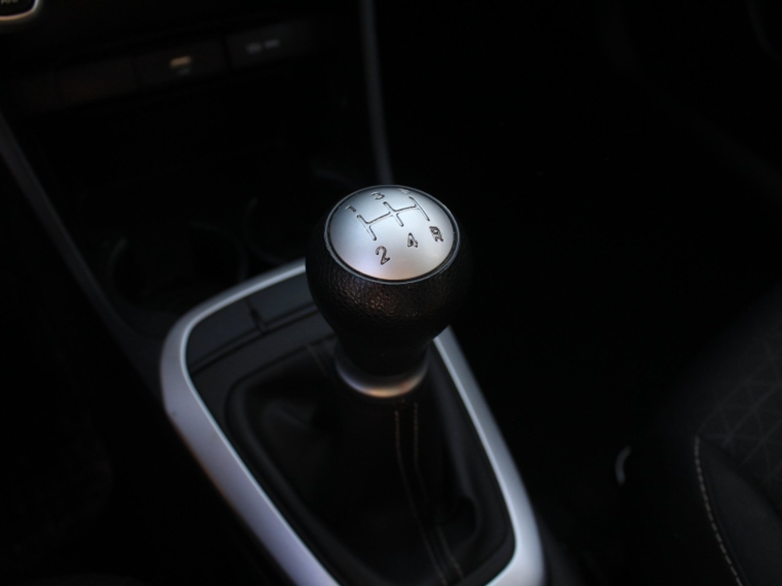 KIA Morning Mpi 1.2 2024 - Imagen 13 de 19