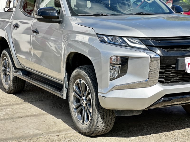 Mitsubishi L200 Dakar Hp 4x4 2.4 2023 - Imagen 4 de 19