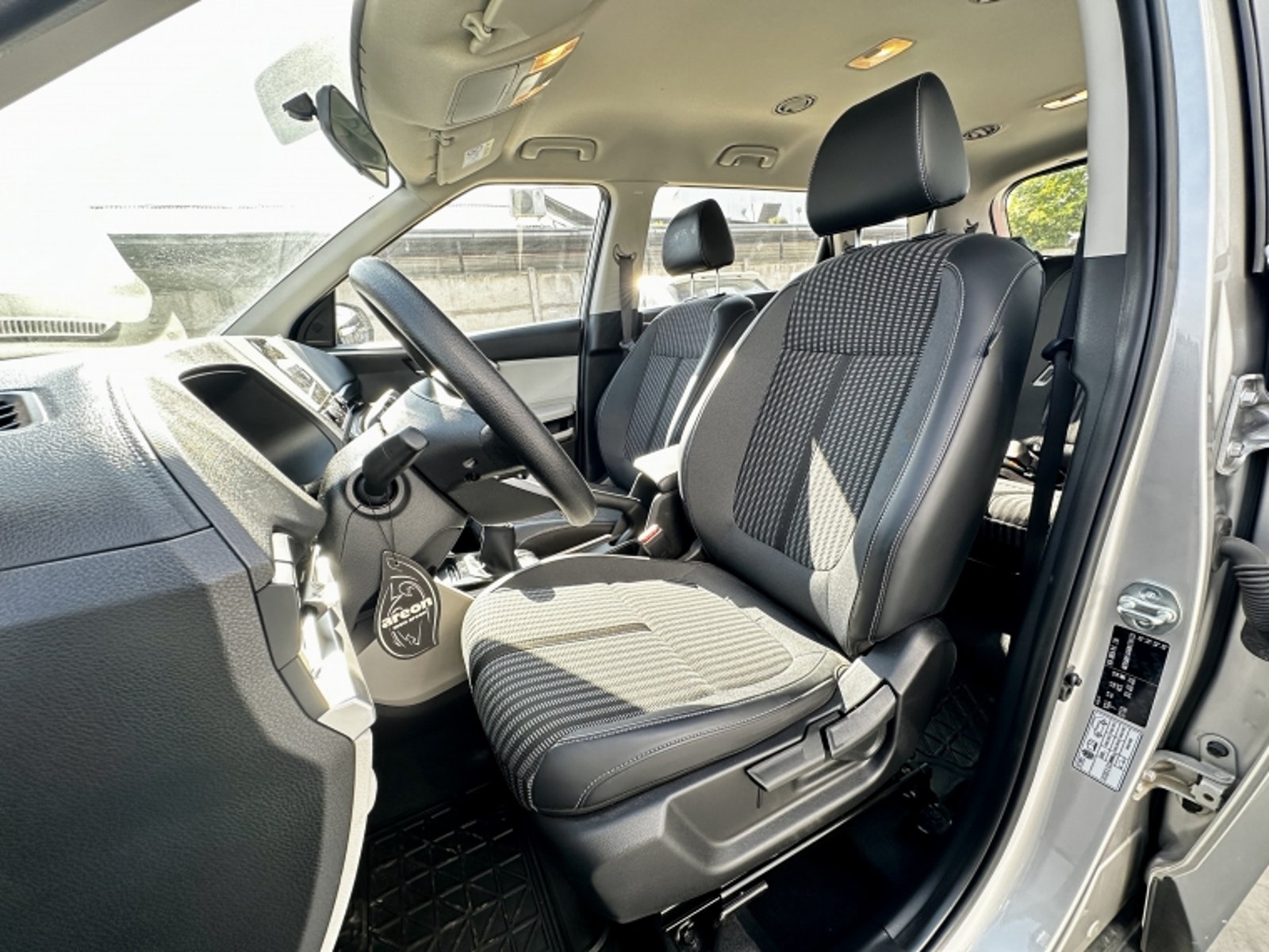 KIA Carens Lx 1.5 2025 - Imagen 9 de 20