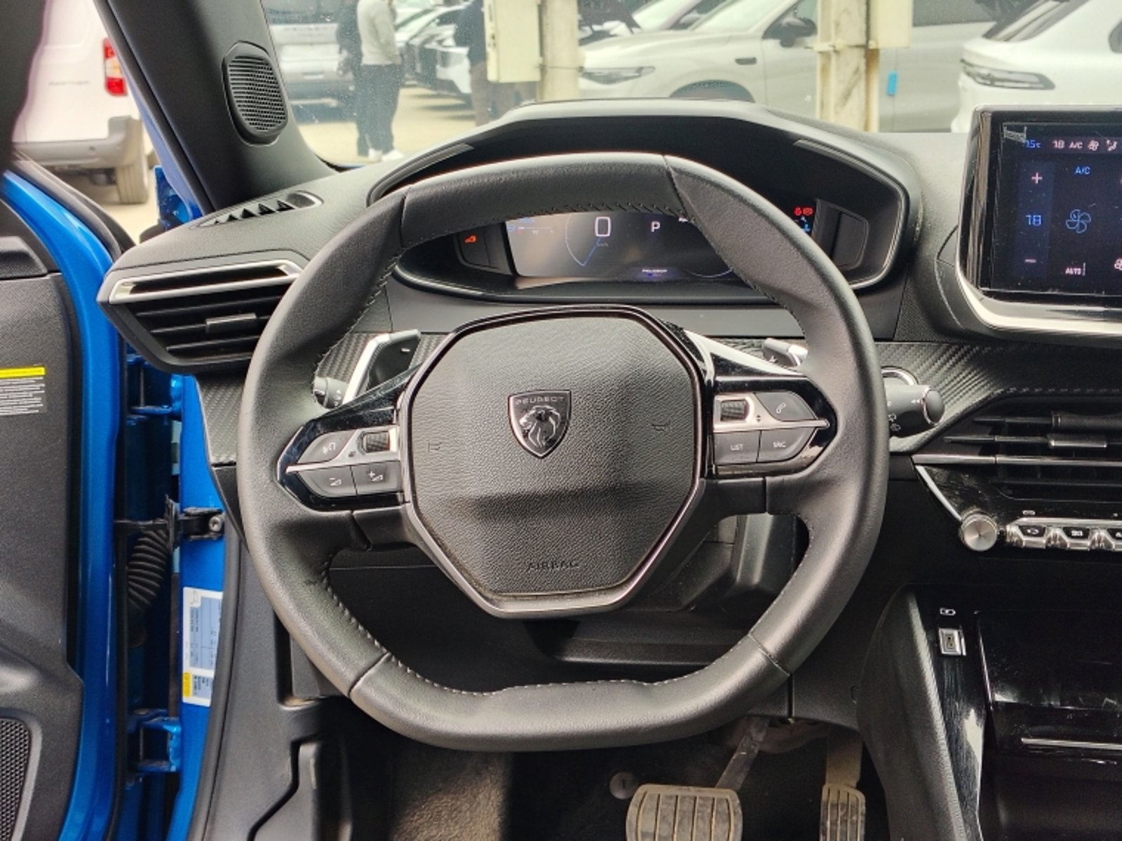 PEUGEOT 2008 Allure Bluehdi 1.5 Aut 2024 - Imagen 11 de 20