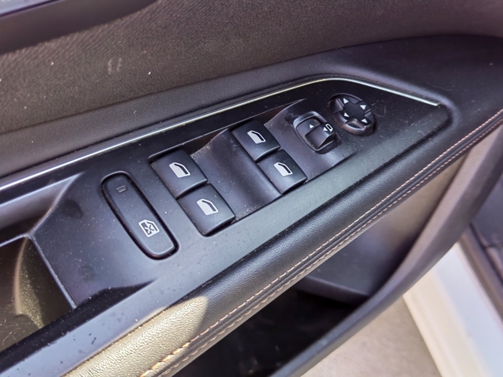 PEUGEOT 5008 Gt Bluehdi 2.0 Aut 2019 - Imagen 14 de 20