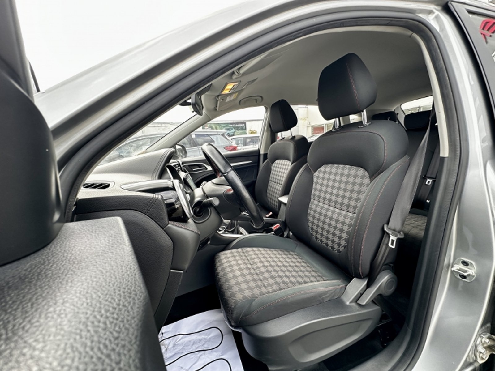 MG Zx 1.5 2022 - Imagen 9 de 20