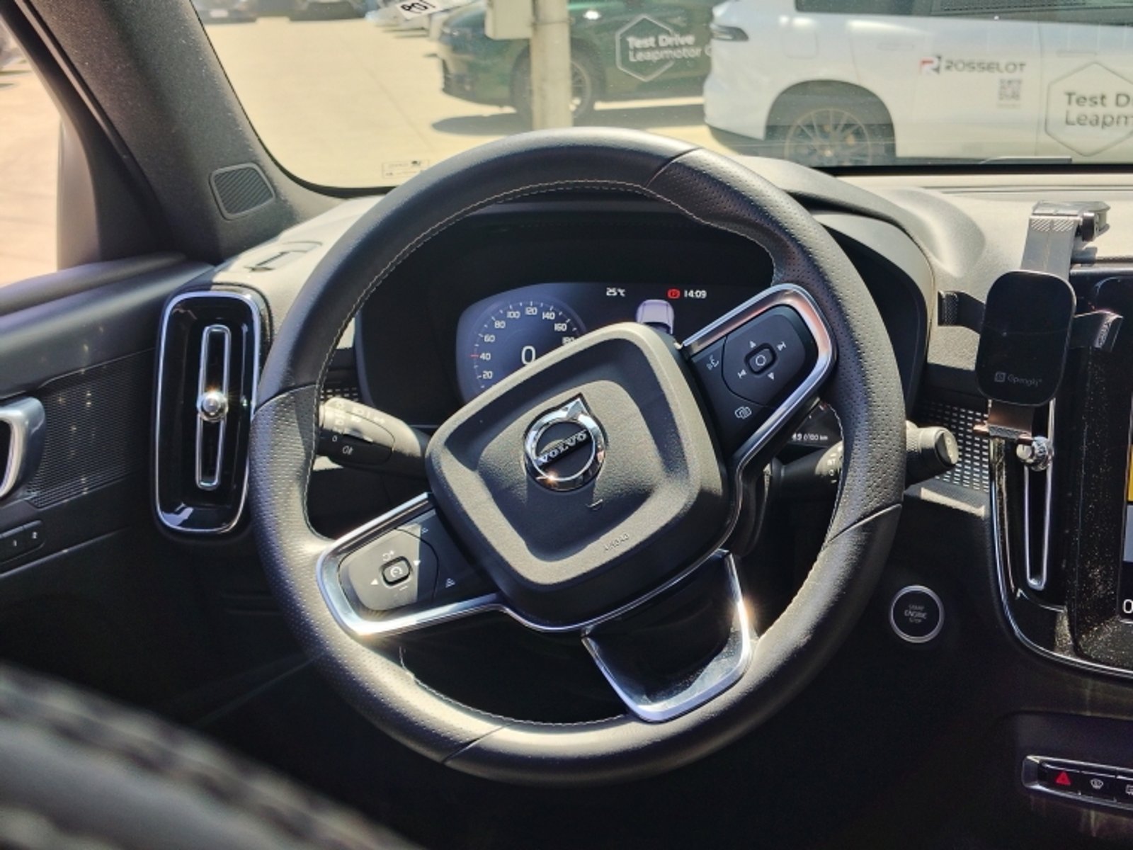 VOLVO Xc40 T4 Fwd 2.0 Aut 2021 - Imagen 12 de 20