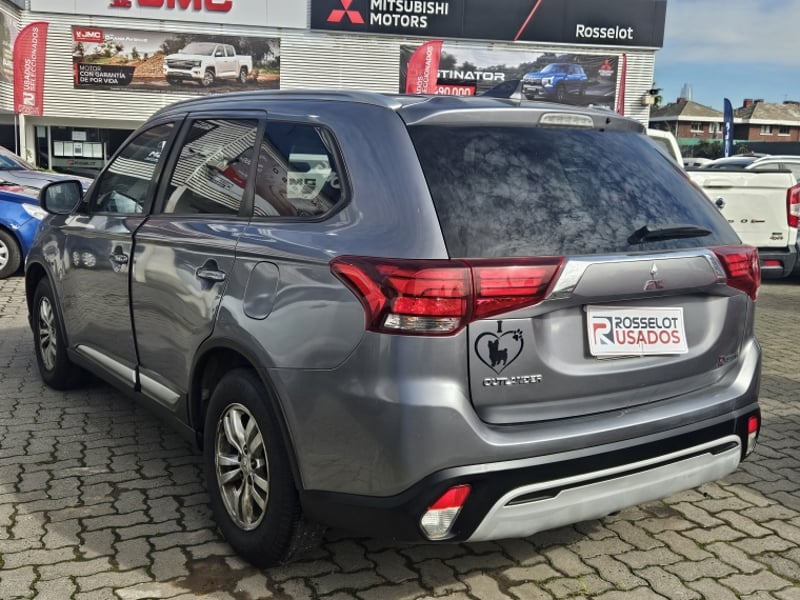 Mitsubishi Outlander 2.0 2021 - Imagen 6 de 20
