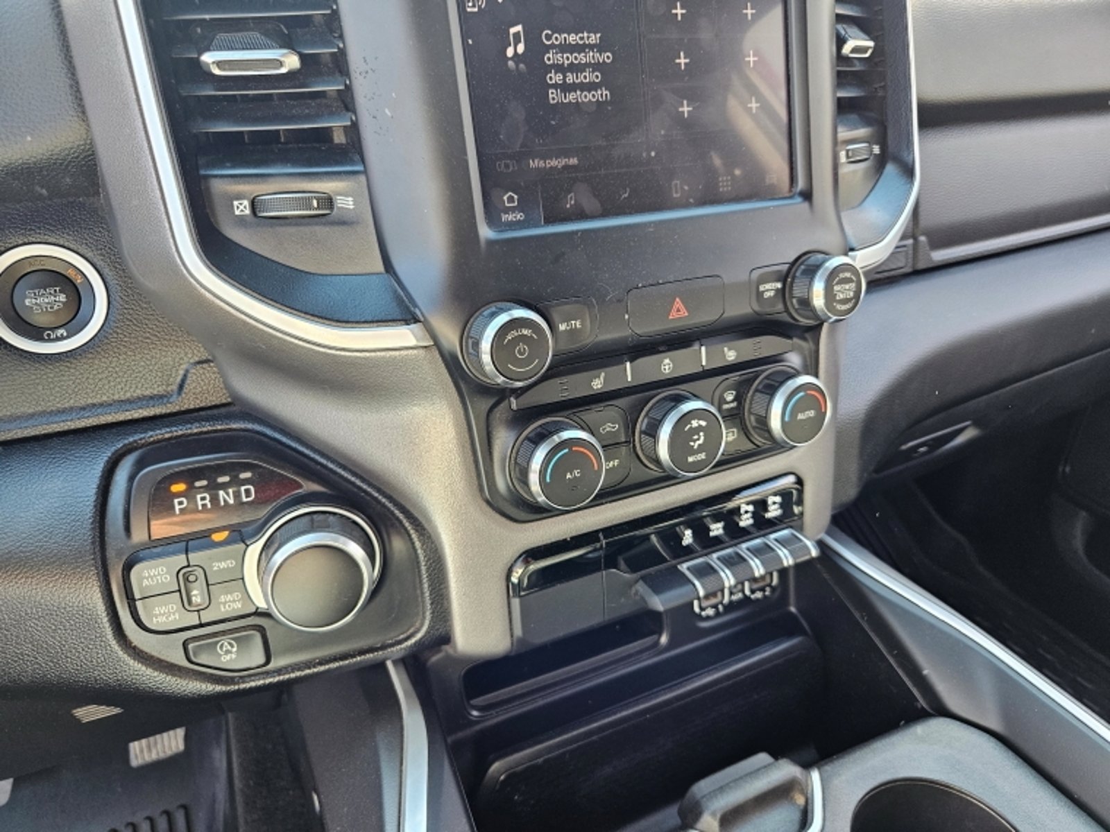 RAM 1500 Big Horn Crew Cab 4x4 3.6 Aut 2023 - Imagen 14 de 20