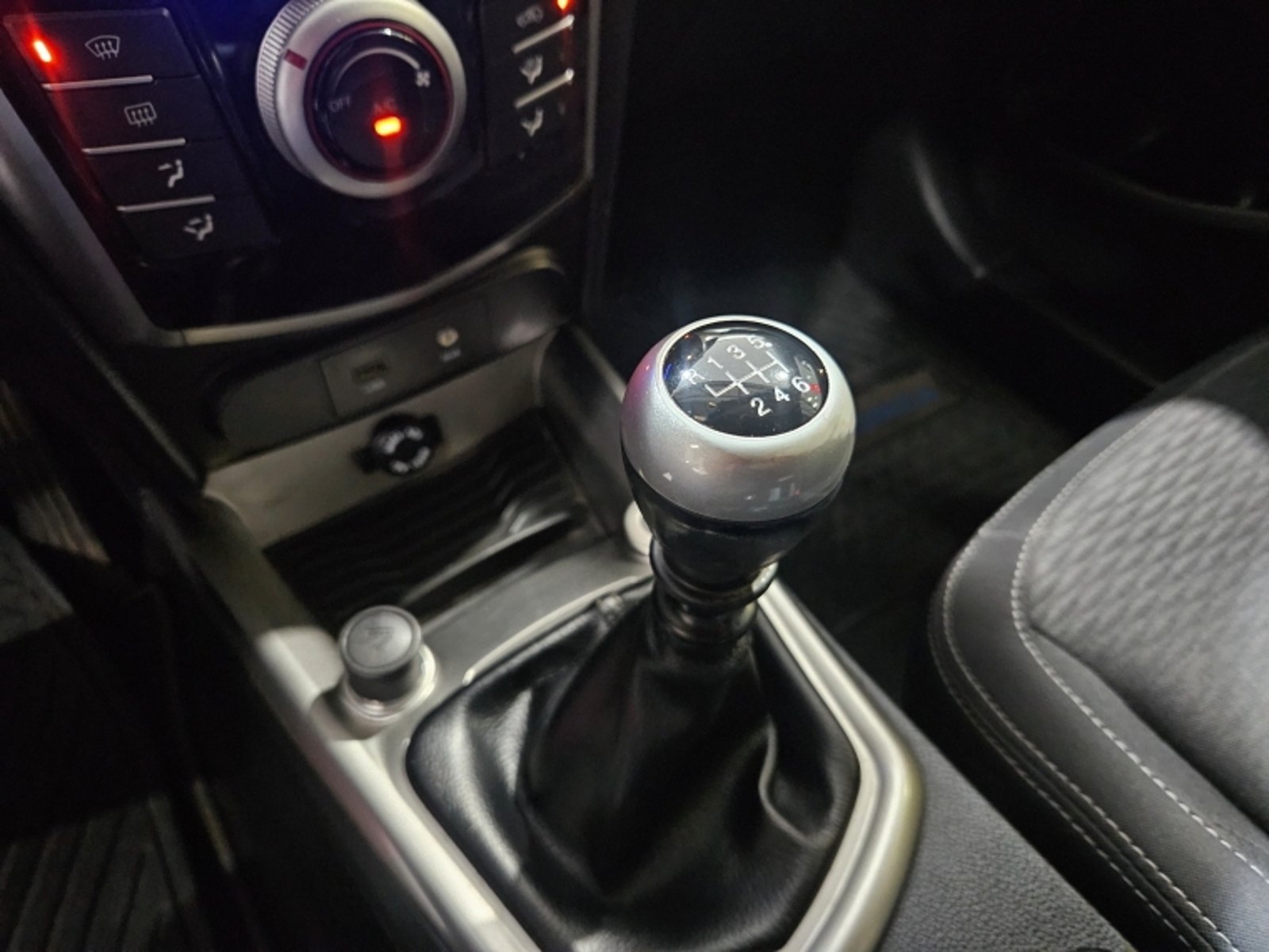 SsangYong Tivoli 1.6 2018 - Imagen 15 de 20