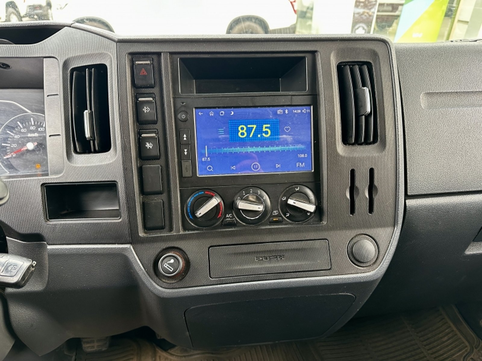 MAXUS C35 2.0 2023 - Imagen 13 de 20