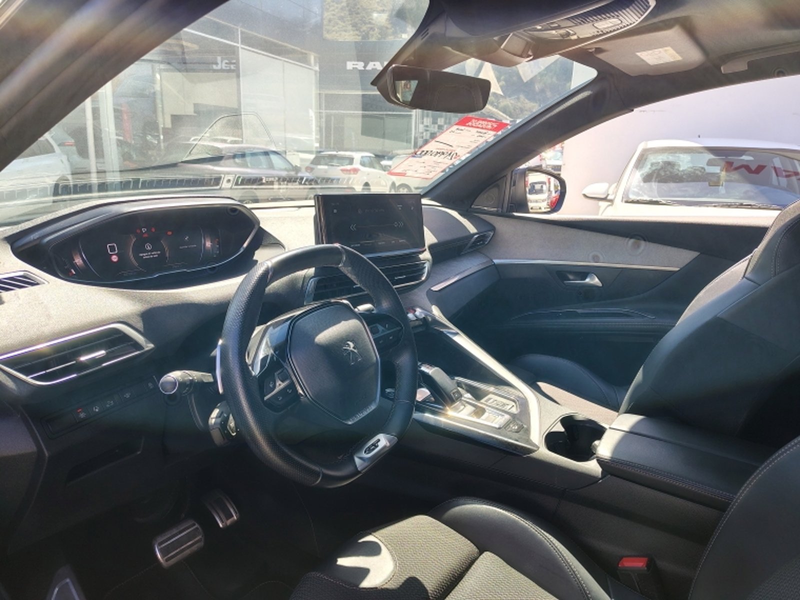 PEUGEOT 5008 Bluehdi 130 1.5 Aut 2023 - Imagen 13 de 20