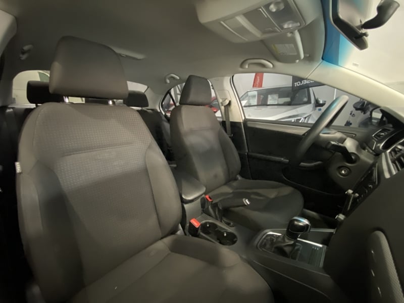 Volkswagen Bora Tdi Advance 2.0 At 2017 - Imagen 18 de 19