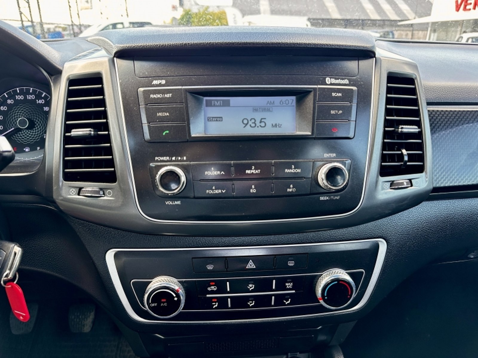 SSANGYONG GRAND MUSSO Musso Grand 2.2 4x4 Mt Full - Ql712 Euro Vi Mn 2023 - Imagen 12 de 20