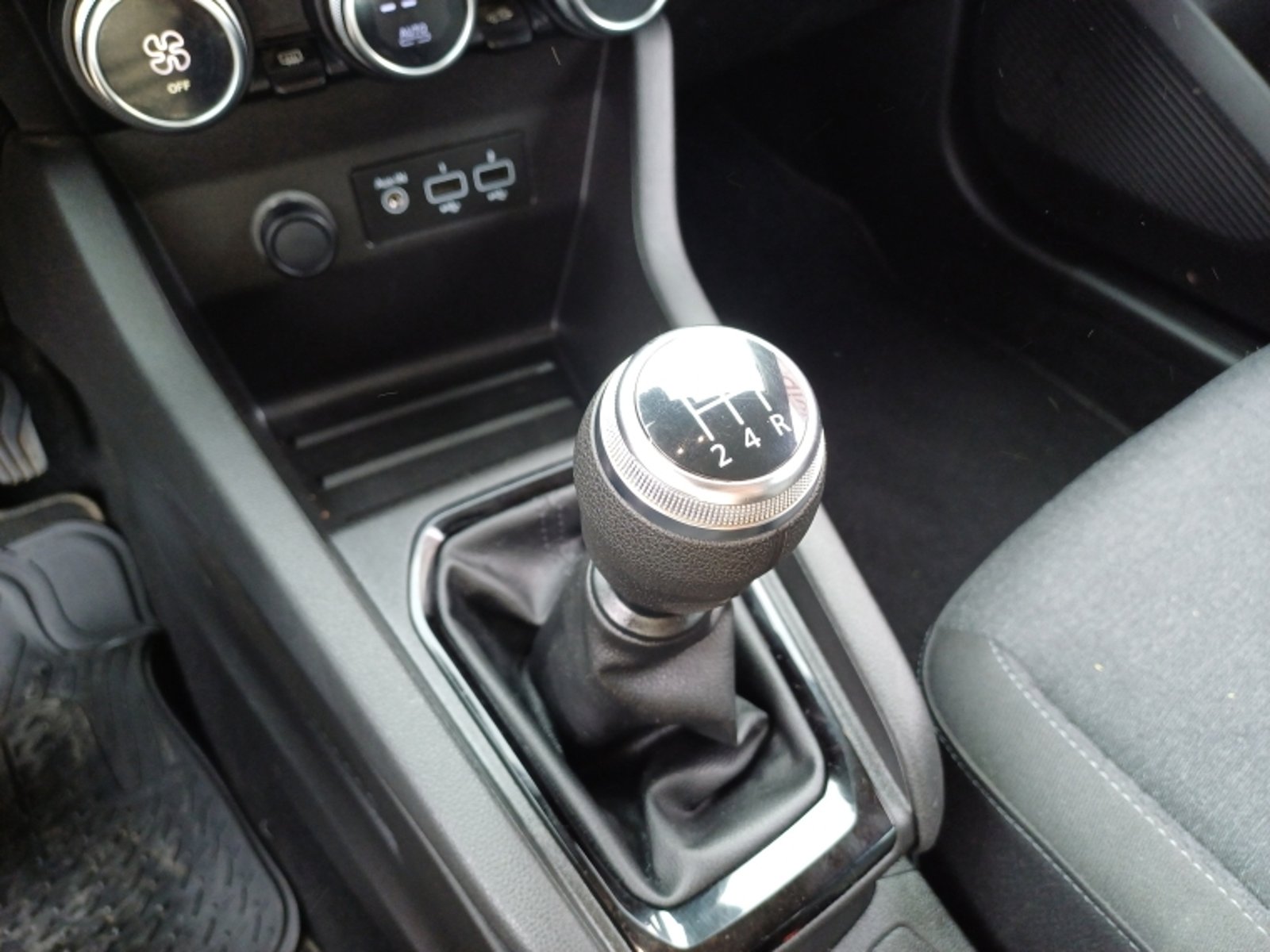 RENAULT Clio V Hb 1.0 2023 - Imagen 14 de 19