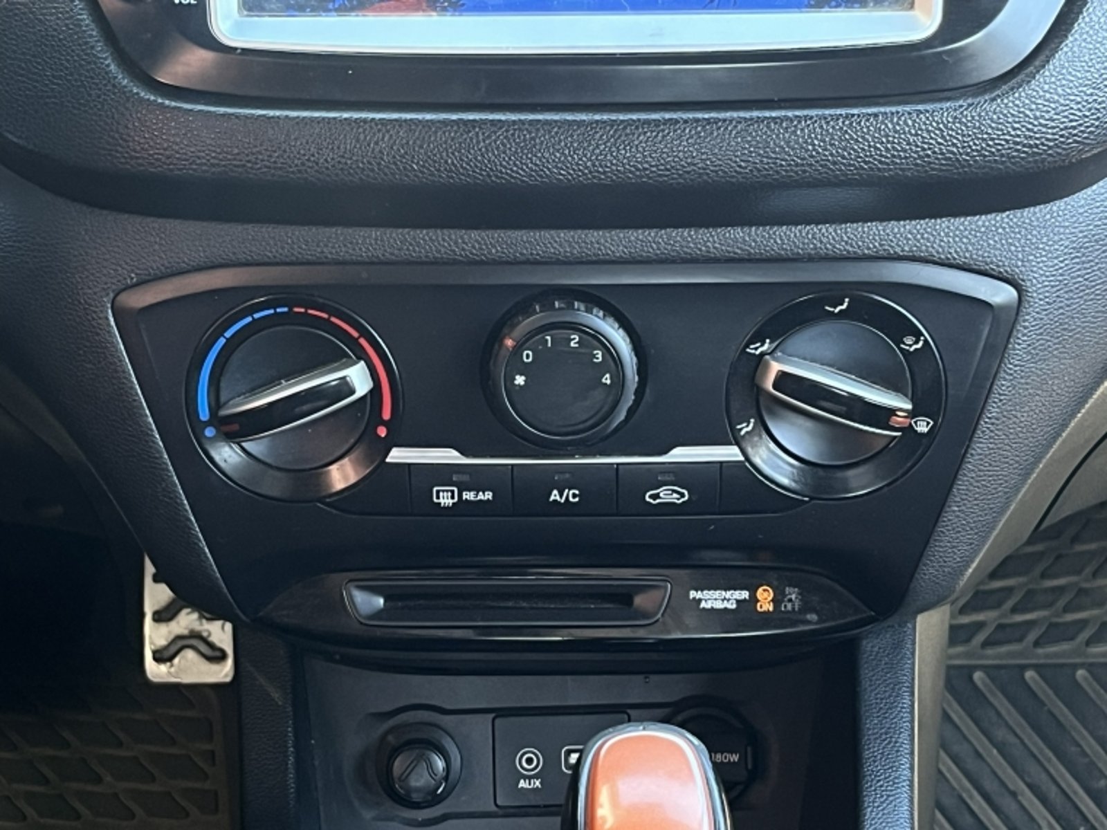 HYUNDAI I-20 I20 Active Gl 1.4 Aut 2017 - Imagen 19 de 20
