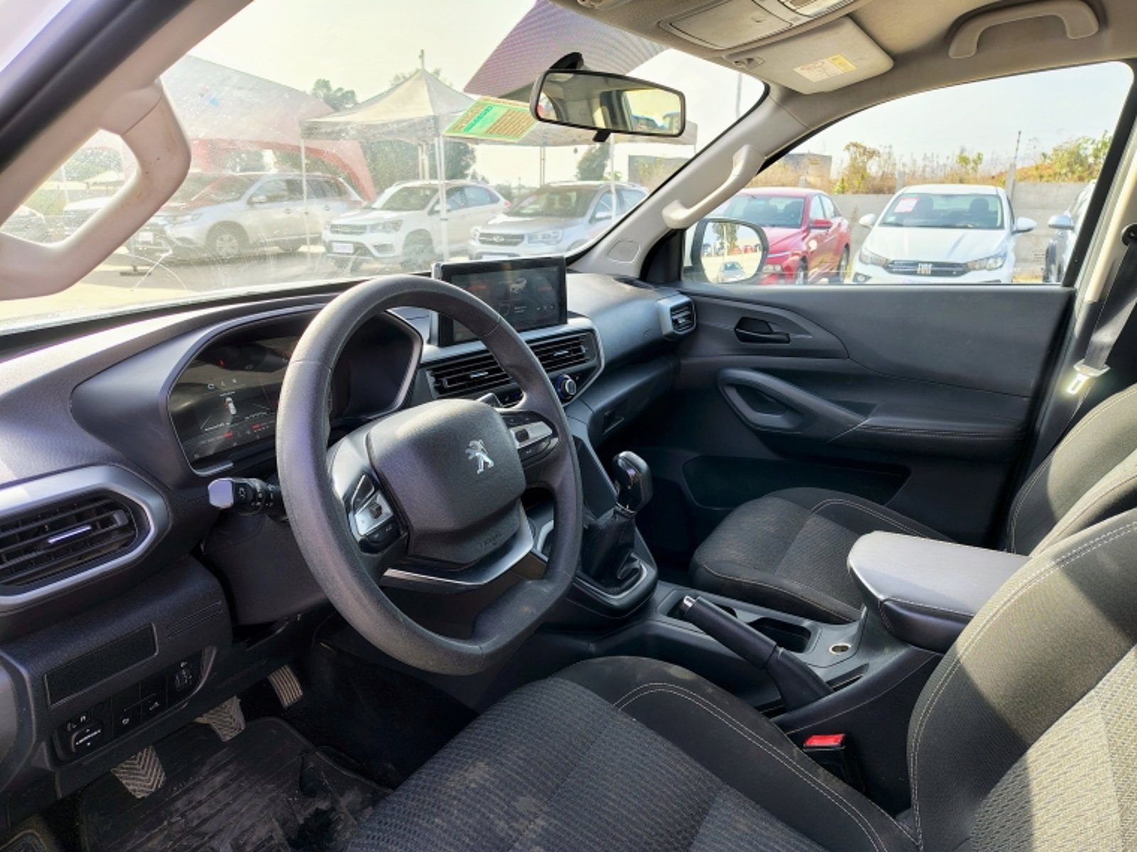 PEUGEOT Landtrek Active Bluehdi 180 4x2 Euro 6b 2024 - Imagen 10 de 20