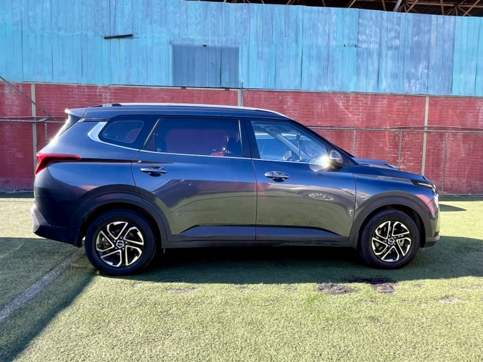 KIA Carens Ex 1.4 Aut 2023 - Imagen 6 de 20