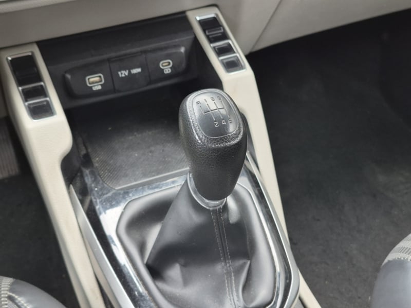 Kia Carens Lx 1.5l 6mt 7p 2023 - Imagen 14 de 20