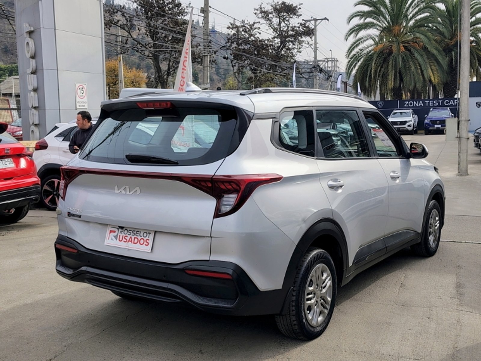 Kia Carens Lx 1.5 2023 - Foto 5 de 20