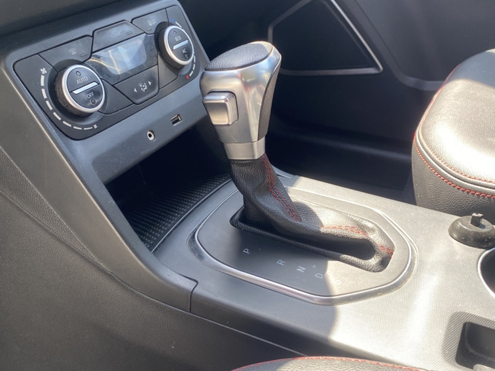 FAW R7 Luxury 1.6 Aut 2020 - Imagen 11 de 20
