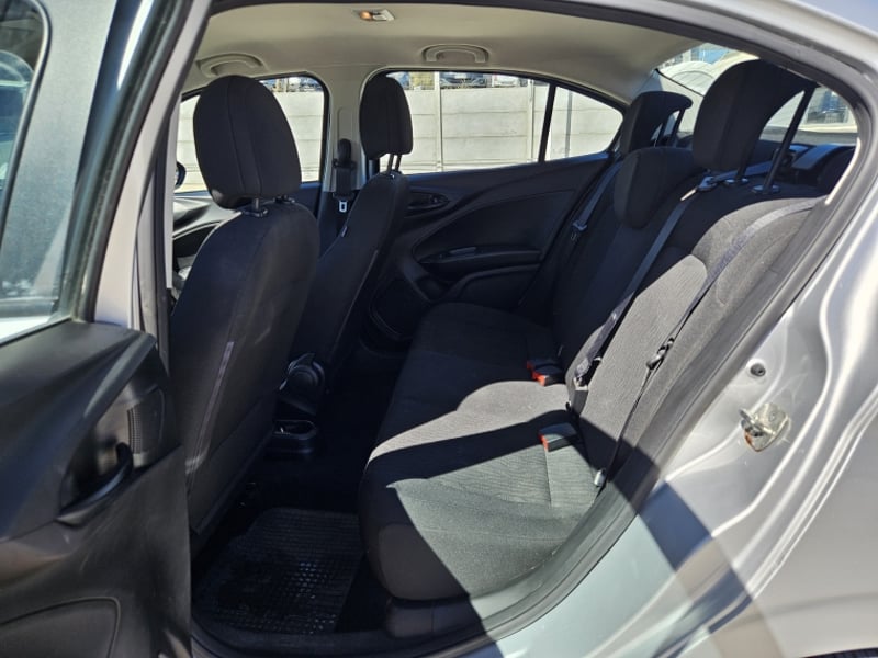 Fiat Cronos Drive 1.8 At 2022 - Imagen 8 de 20