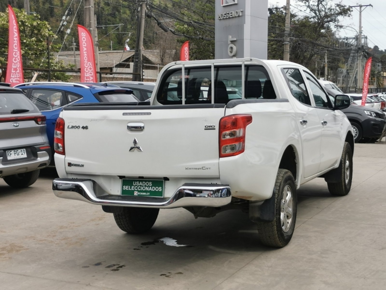 MITSUBISHI L200 D/c 2.4 Katana Crt 4x4 2016 - Imagen 13 de 18