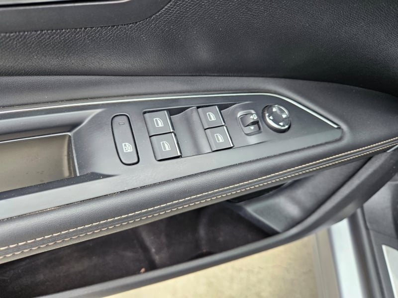 Peugeot 5008 Bluehdi 130 1.5 Aut 2023 - Imagen 15 de 20