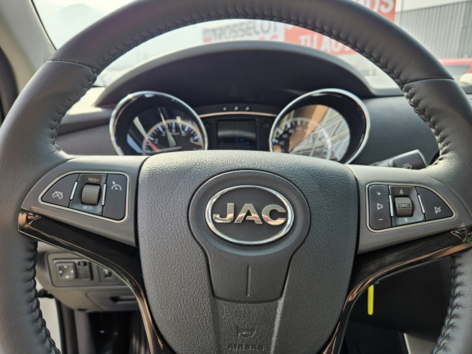 JAC T6 Ce Comfort 2.0 Bencina Mt 4x2 2024 - Imagen 14 de 19