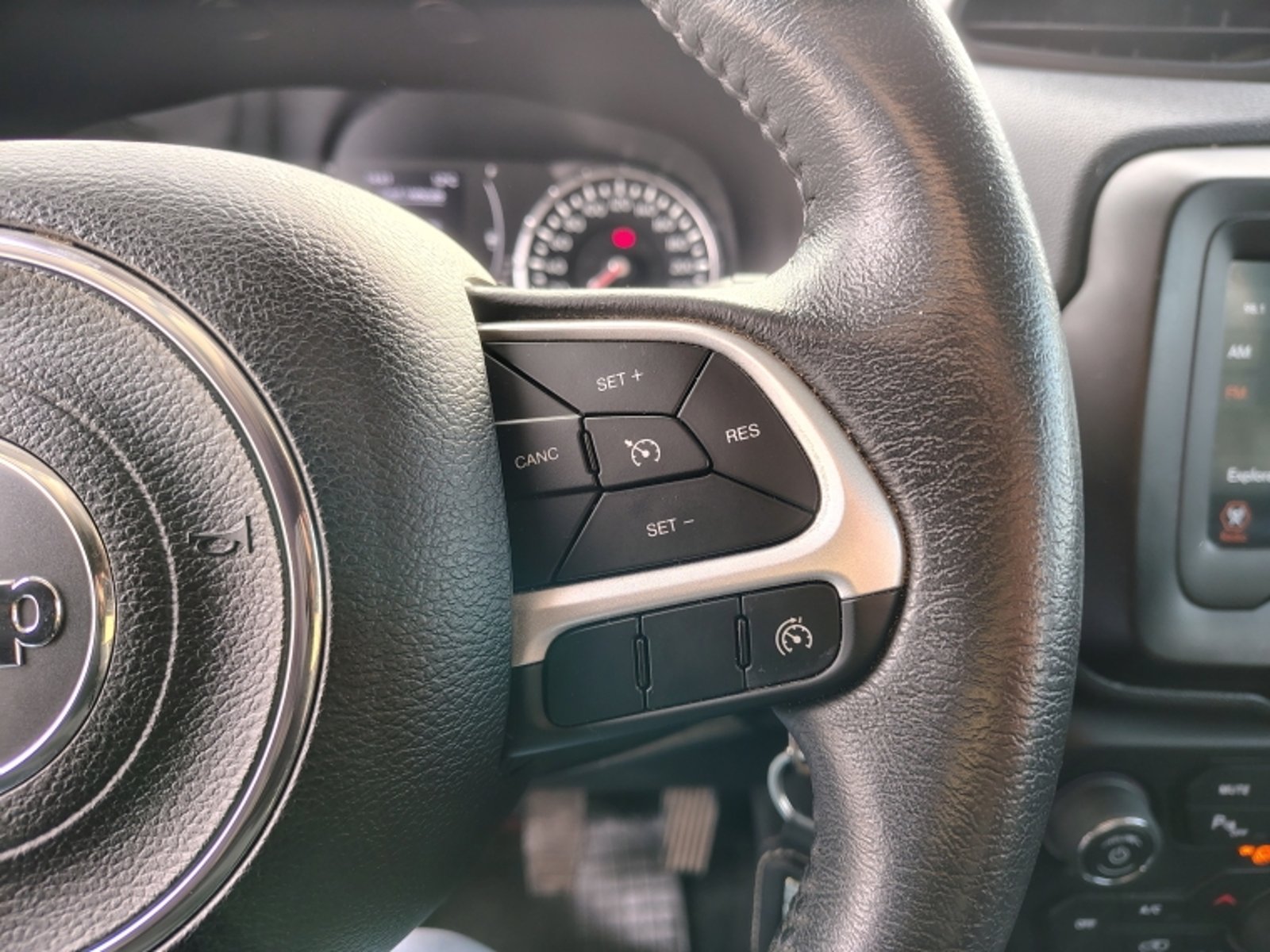 JEEP Renegade Sport 1.8 2022 - Imagen 15 de 20