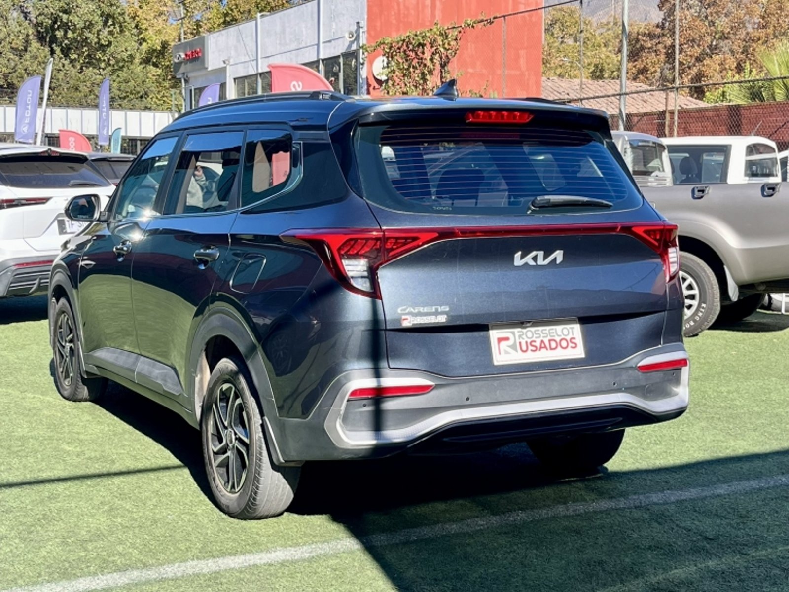 KIA Carens Ex 1.4 Aut 2023 - Imagen 3 de 20
