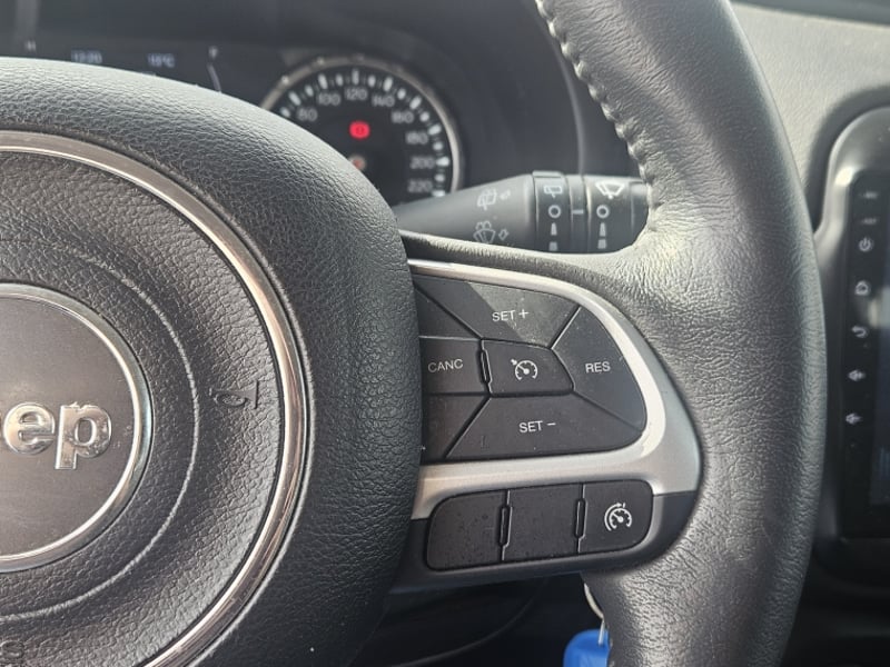 Jeep Renegade Sport 1.8 2023 - Imagen 18 de 20
