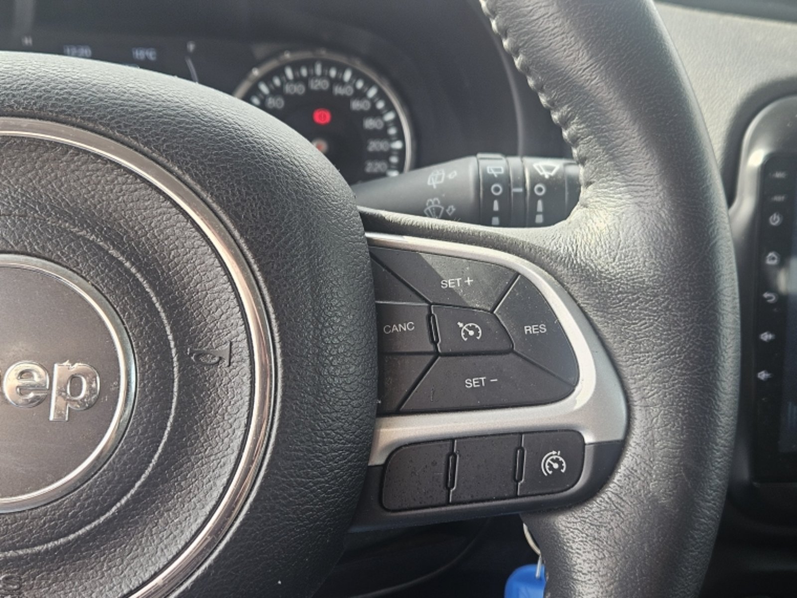 JEEP Renegade Sport 1.8 2023 - Imagen 18 de 20