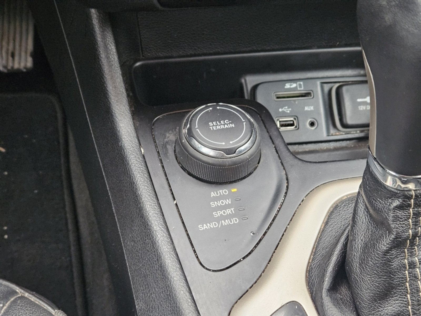 Jeep Cherokee Ltd 4x4 2.4 2016 - Imagen 14 de 20