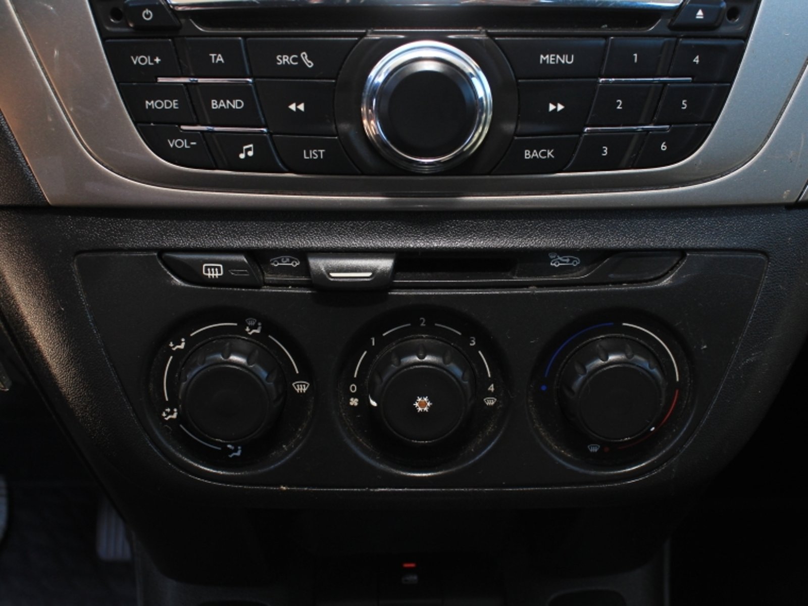 CITROEN C-ELYSEE C-elysse Hdi 1.6 Mt 2019 - Imagen 17 de 20