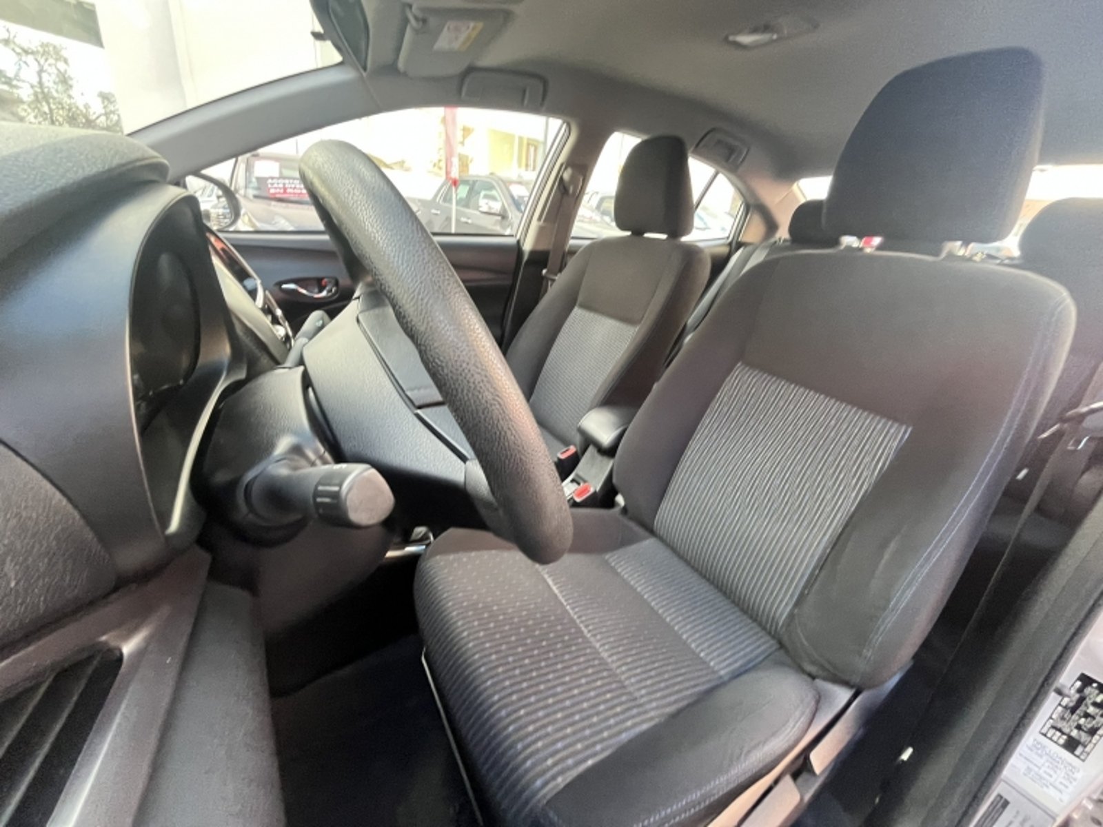 Toyota Yaris Sedan Otto 1.5 2022 - Imagen 14 de 20