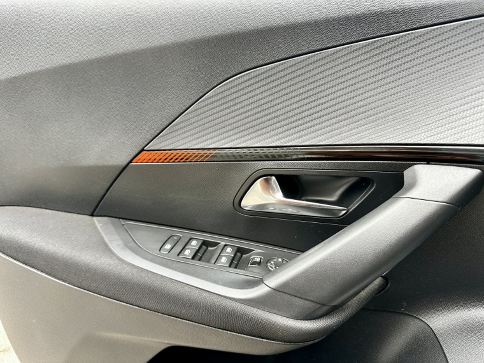PEUGEOT 2008 Puretech 130 4x2 1.2 2023 - Imagen 14 de 20