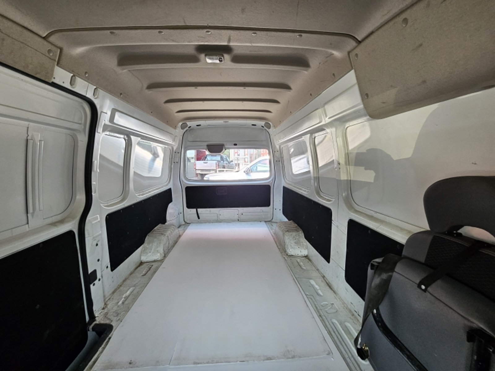 NISSAN Urvan 4x2 2.5 2023 - Imagen 20 de 20