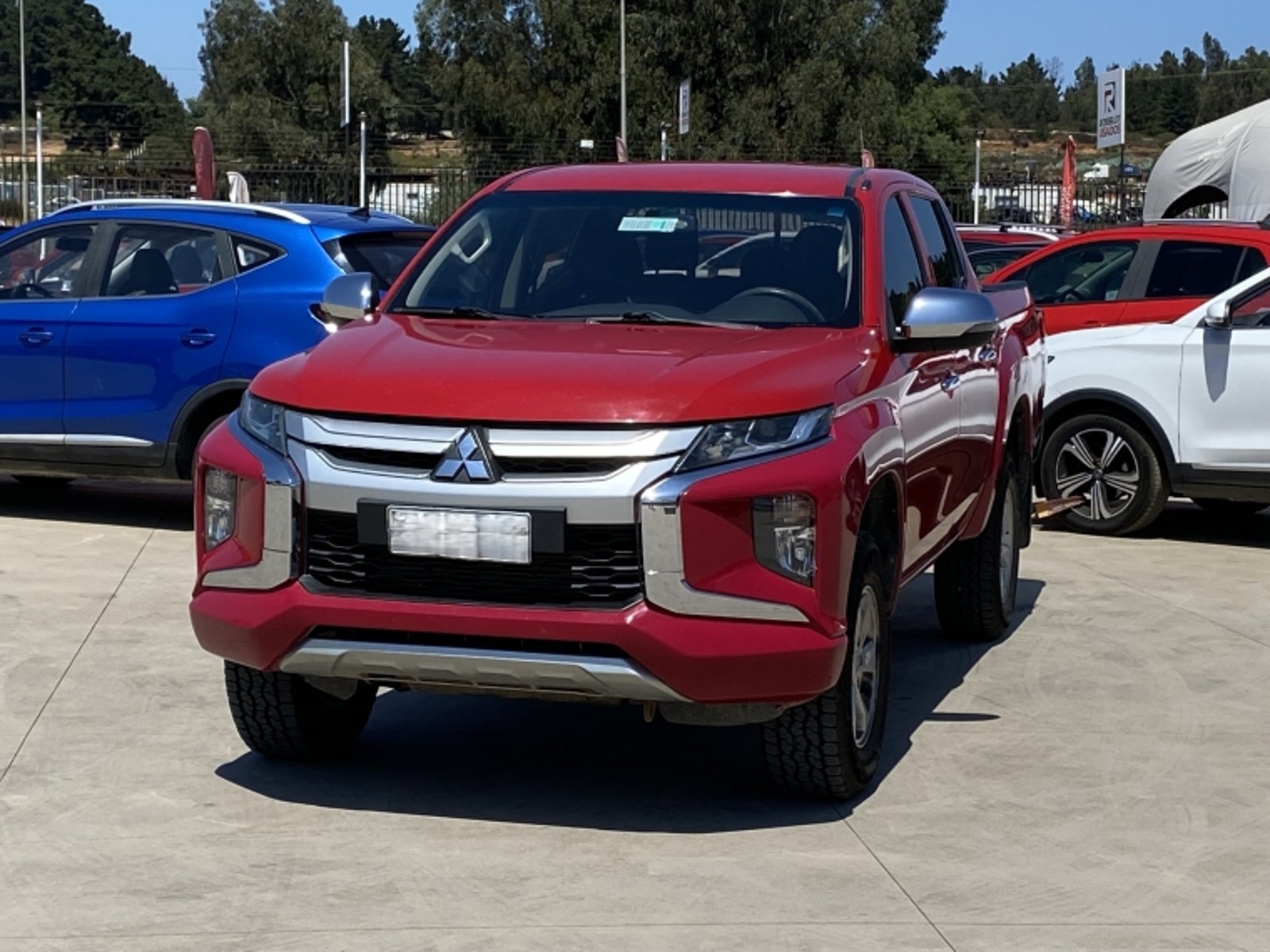 MITSUBISHI L200 D/c 2.4 Katana Crt 4x4 2016 - Imagen 18 de 18