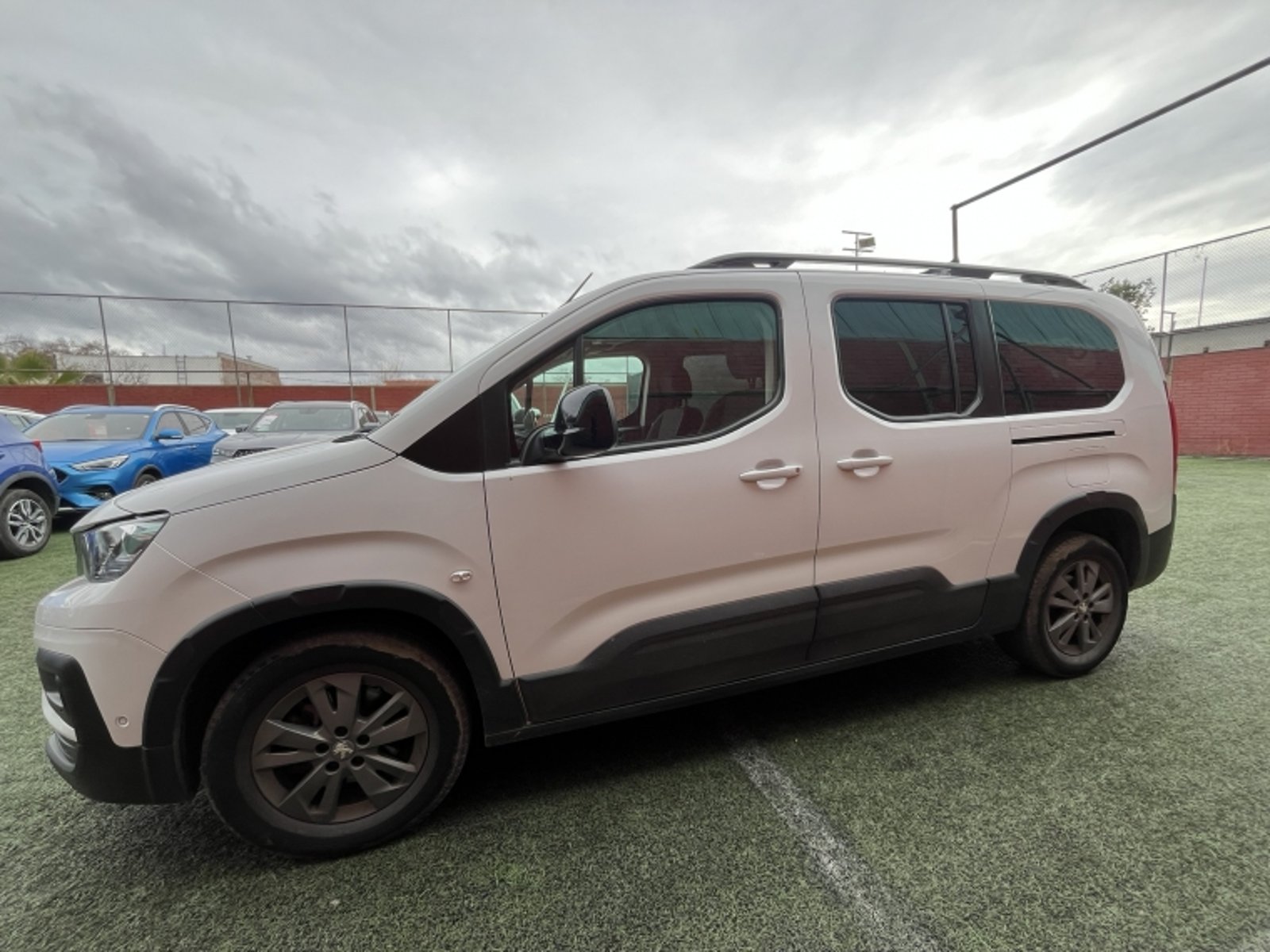Peugeot Rifter Allure Blue Hdi 4x2 1.5 2023 - Foto 2 de 20